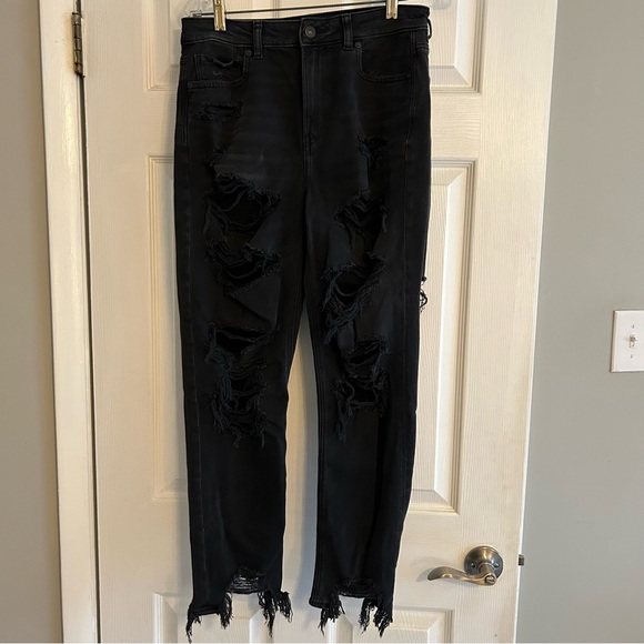 American Eagle Outfitters Denim - American Eagle Women's Mom Jeans Black with heavy distressing and holes size 8